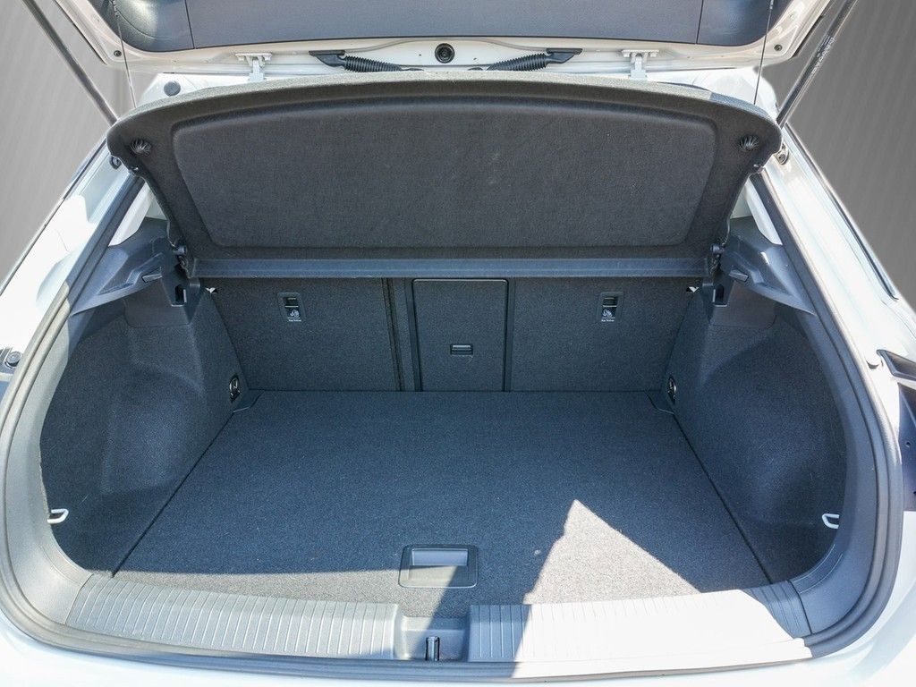 Volkswagen T-Roc 1.0 TSI Style - Samsaru's Car Outlet