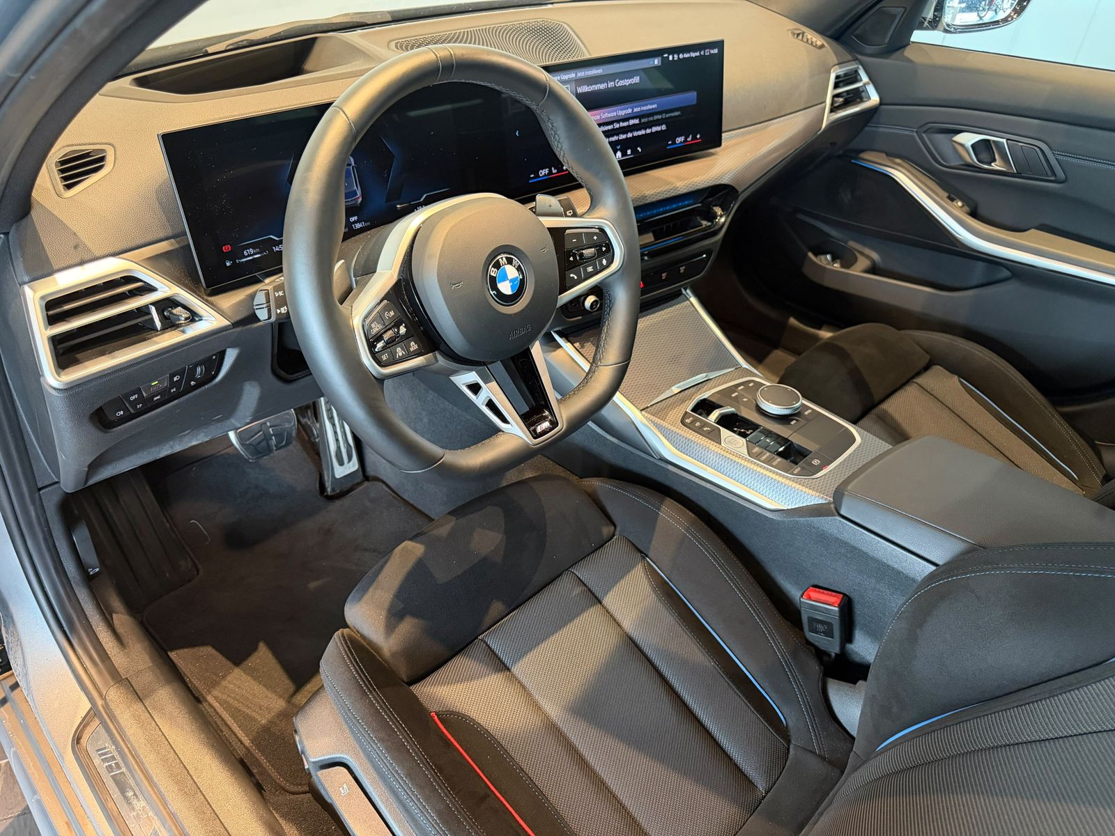 BMW 320 d xDrive *M-Sport PRO*NAVI*LED*ACC*Lane*