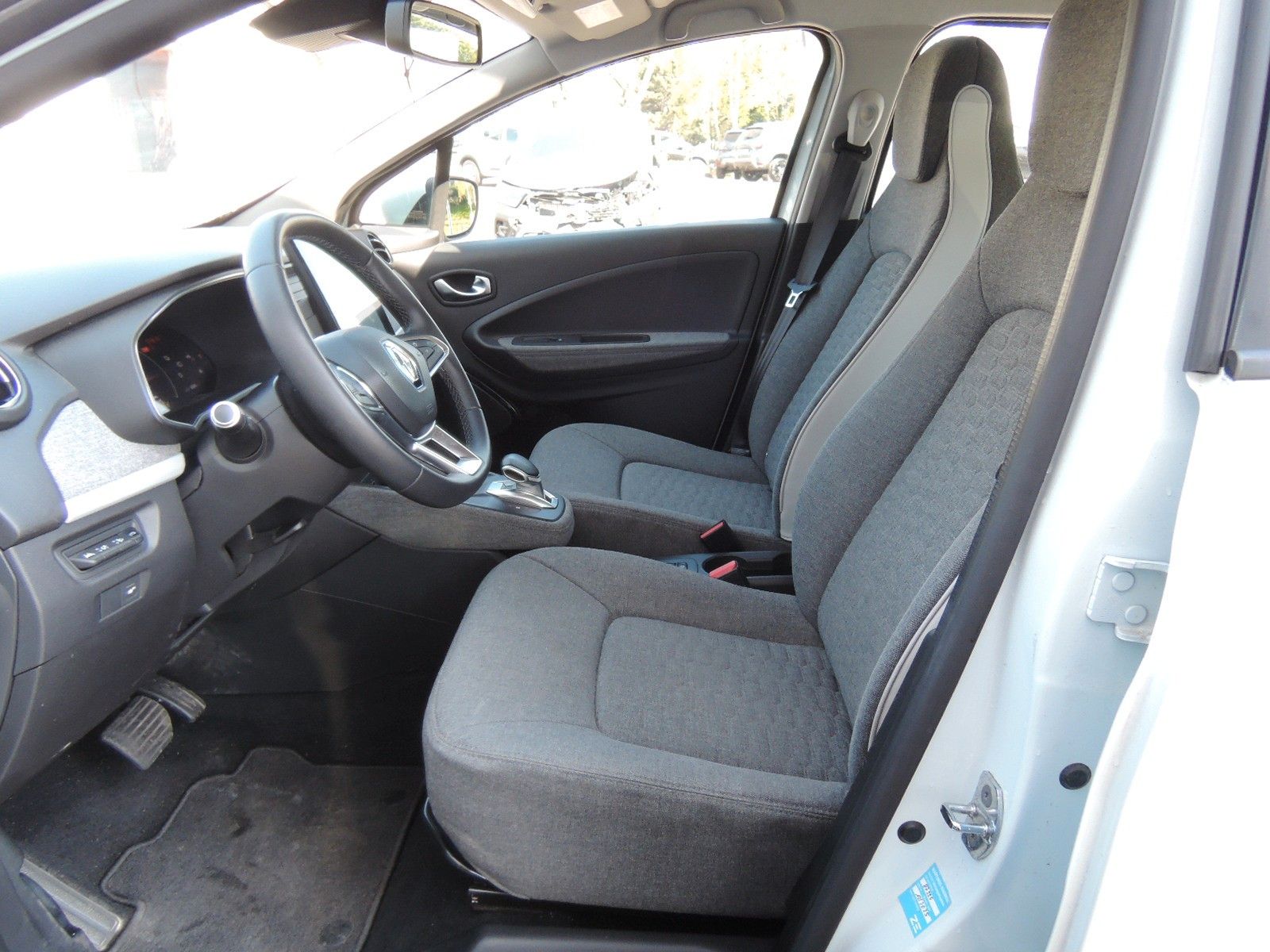 Renault ZOE R135 Z.E.50 Experie. - Samsaru's Car Outlet