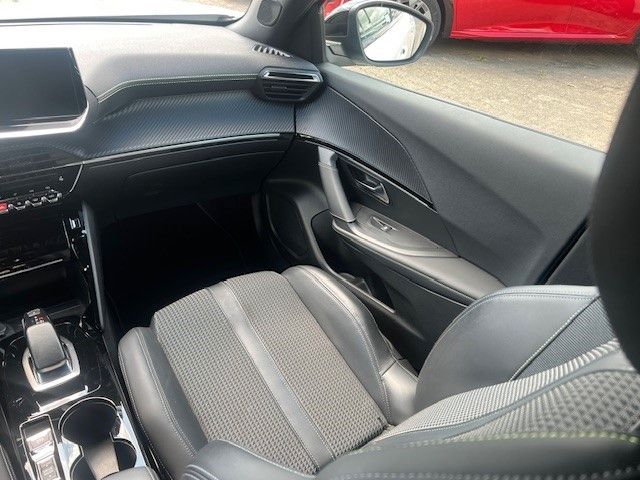 Peugeot 2008 e-GT - Samsaru's Car Outlet