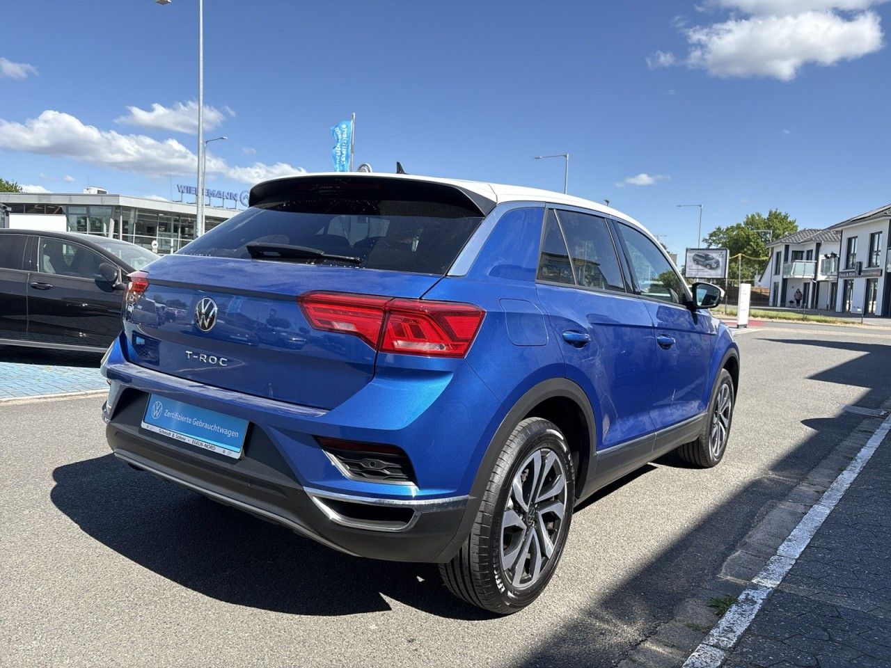 Volkswagen T-Roc 1.5 TSI Active - Samsaru's Car Outlet