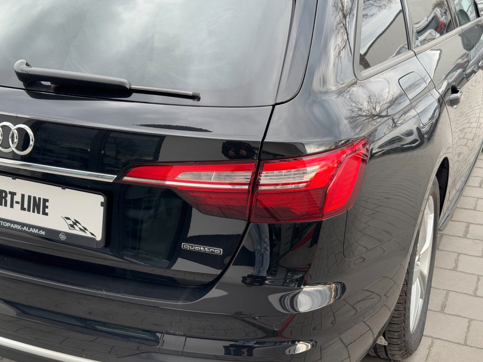 Audi A4 Av.40 TDI quattro advanced - Samsaru's Car Outlet