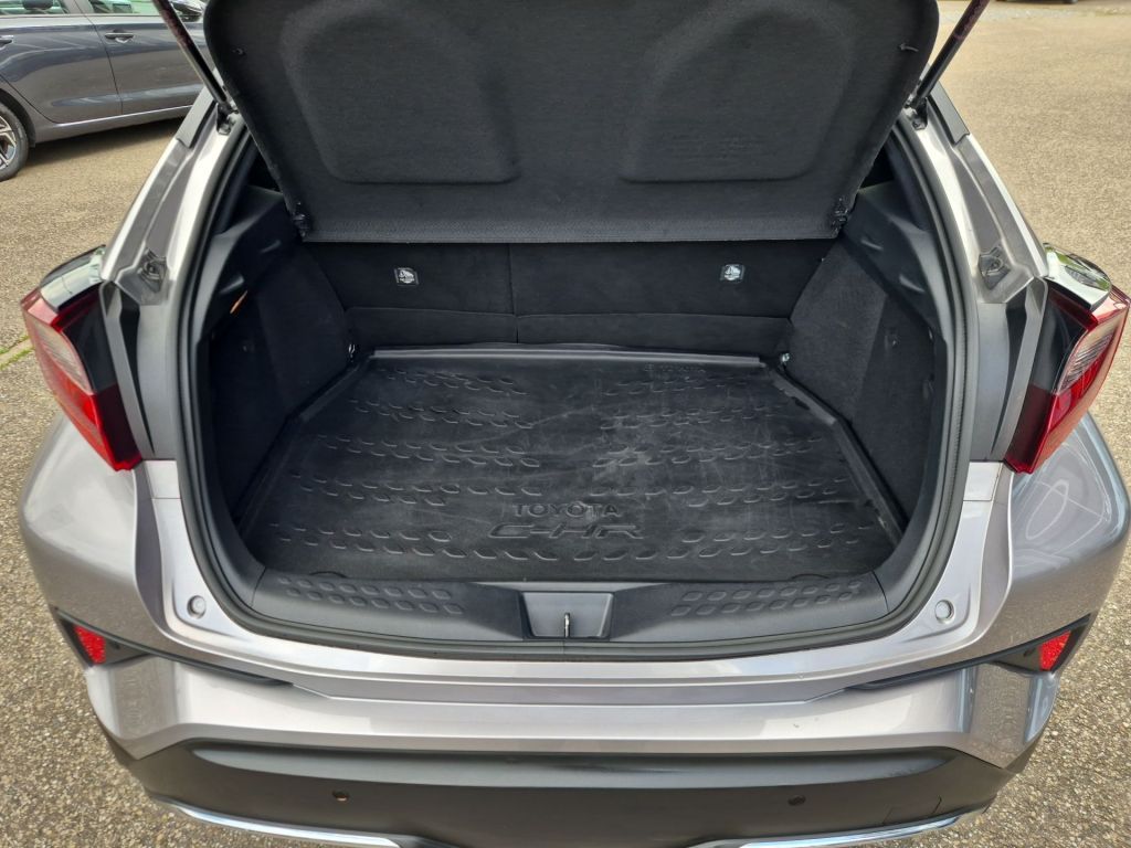 Toyota C-HR 2.0 Hybrid - Samsaru's Car Outlet