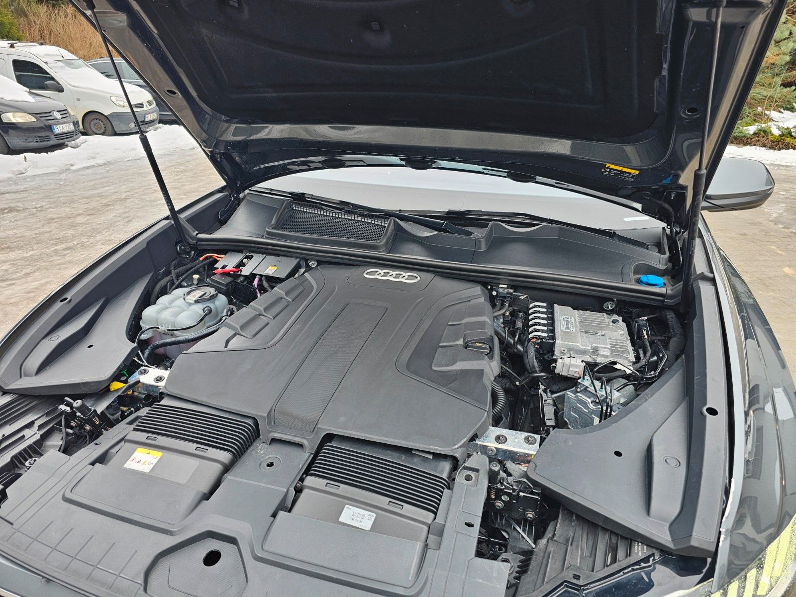 Audi Q8 45TDI quattro S-LINE Mild Hybr LEICHER UNFALL