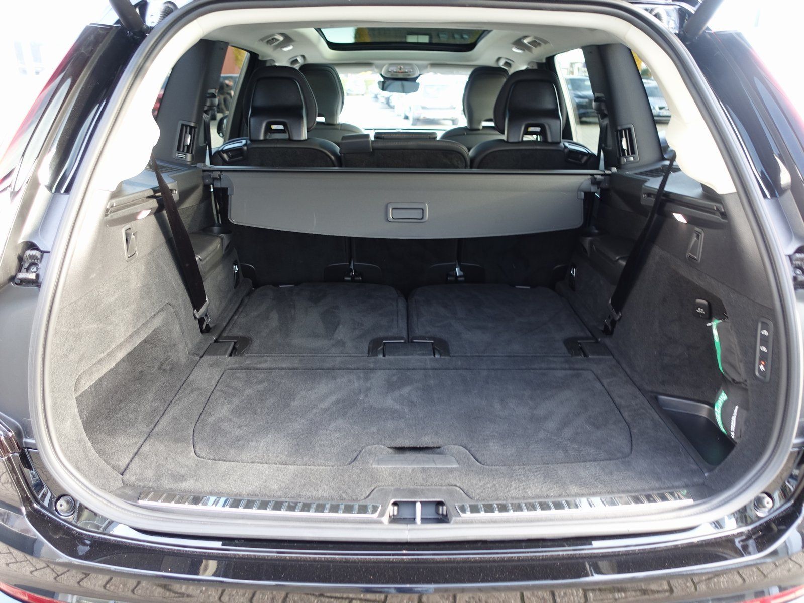 Volvo XC90 Plus Dark T8 AWD Plug-in Hybrid/Pano/FourC/