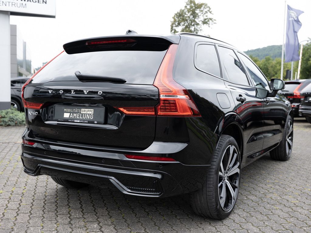 Volvo XC60 B5 AWD Plus Dark AHK KAMERA FACEL. LED PANO