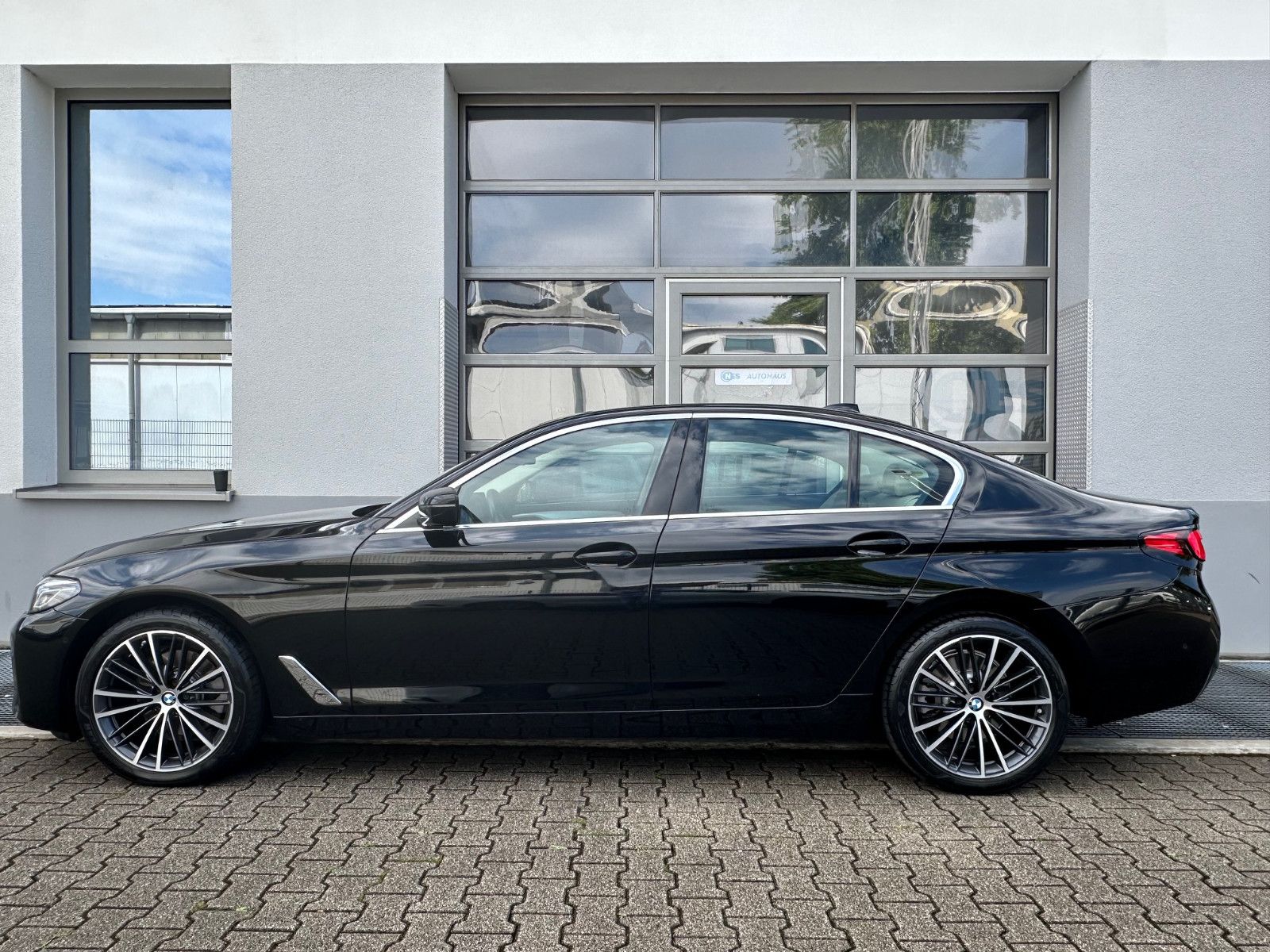 BMW 520d xDr *ACC*DRIVING*4-ZONEN KL.*KAM*HiFi*LEDER