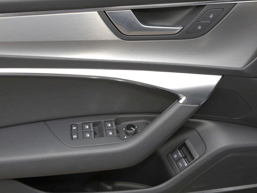 Audi A6 Avant 55 TFSI e Q S line - Samsaru's Car Outlet