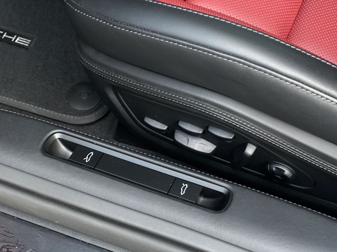 Porsche 992 911 Targa 4 GTS Burmester Lift Sportsitze