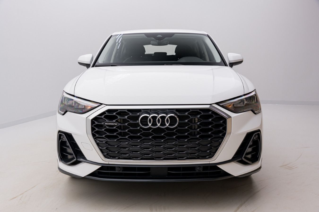 Audi Q3 Sportback 40 TFSI S-TRO - Samsaru's Car Outlet