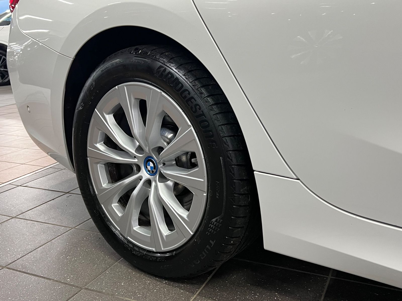 BMW 330 e Touring Advantage - Samsaru's Car Outlet