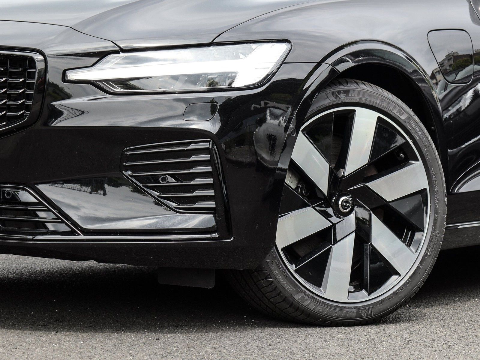 Volvo V60 T6 Recharge AWD Ultra Dark NP:80.480,-/MASSA