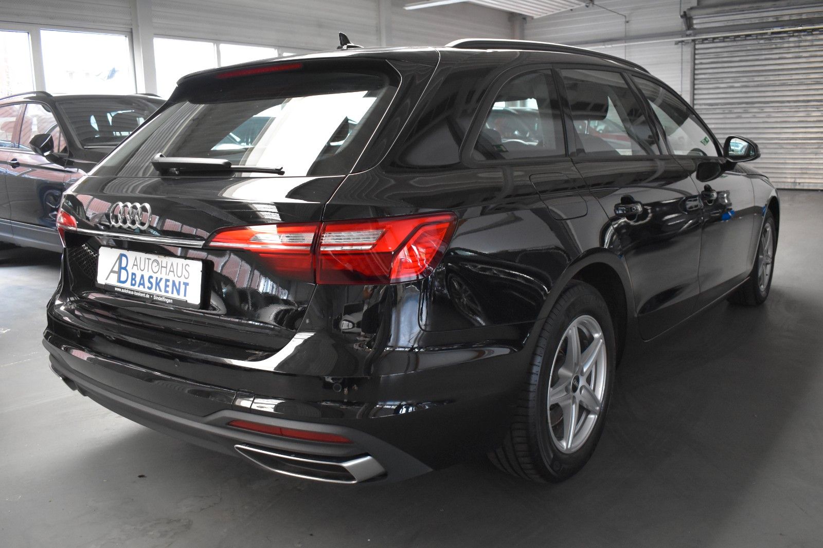 Audi A4 Avant 35 TDI - Samsaru's Car Outlet