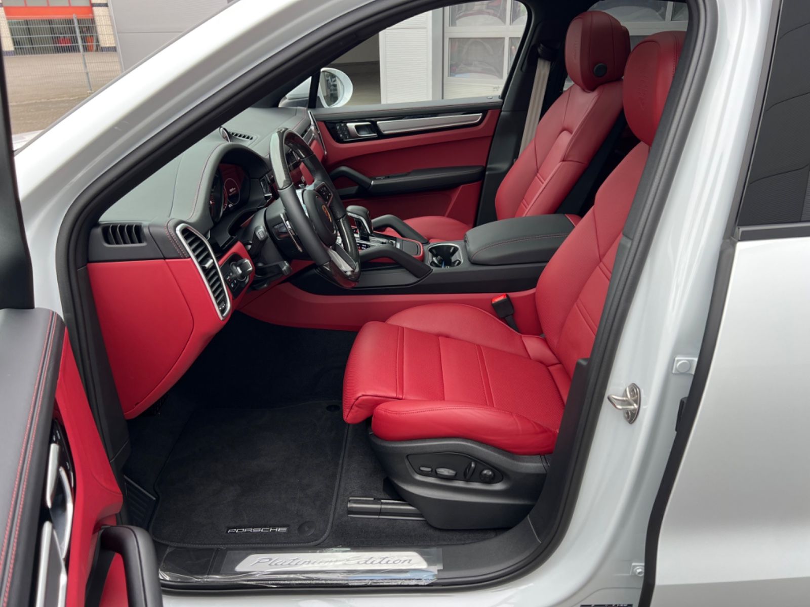 Porsche CAYENNE COUPE PLATINUM EDITION, SPORT CHRONO