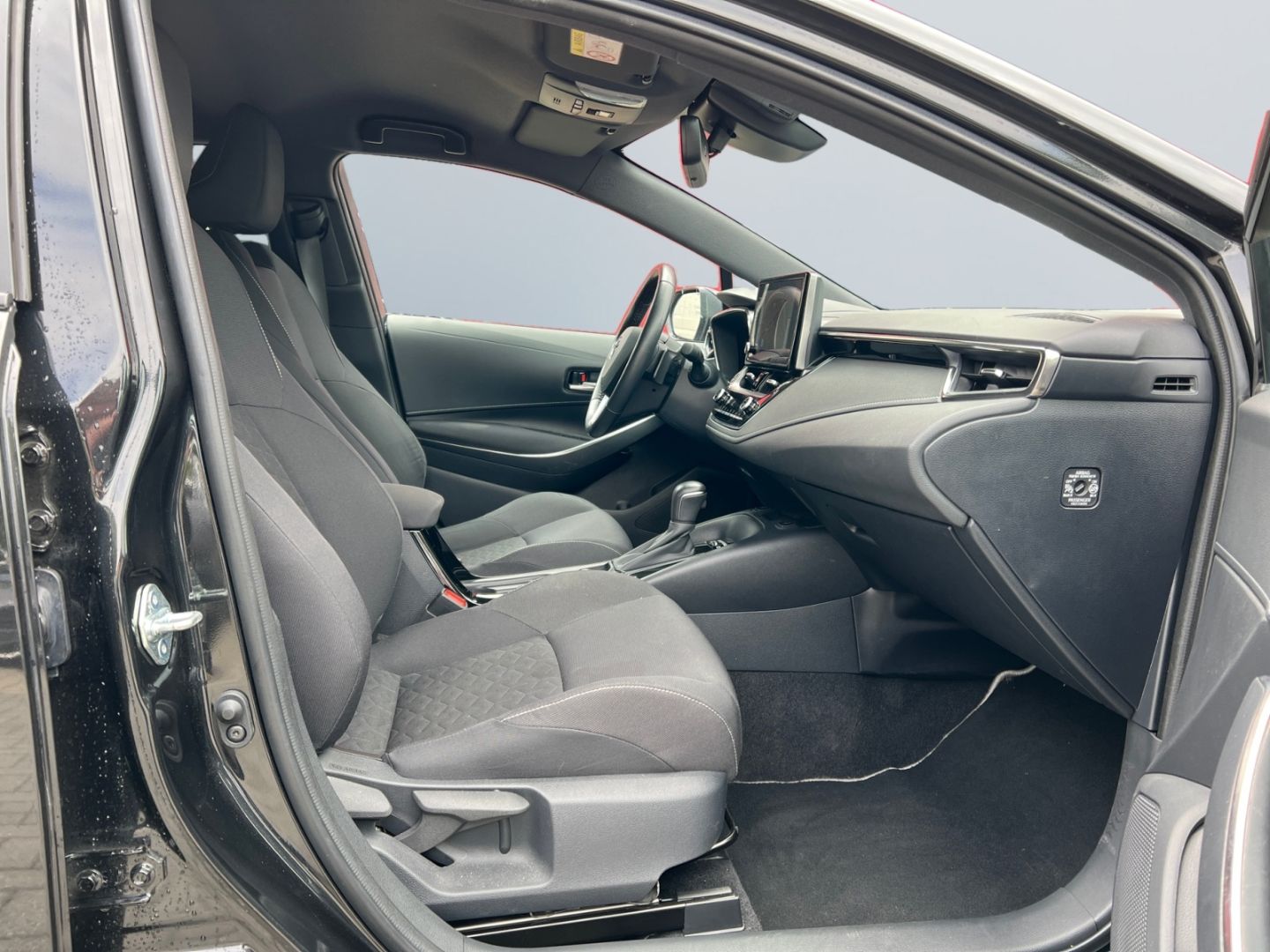 Toyota Corolla 2.0 Hybrid TS - Samsaru's Car Outlet