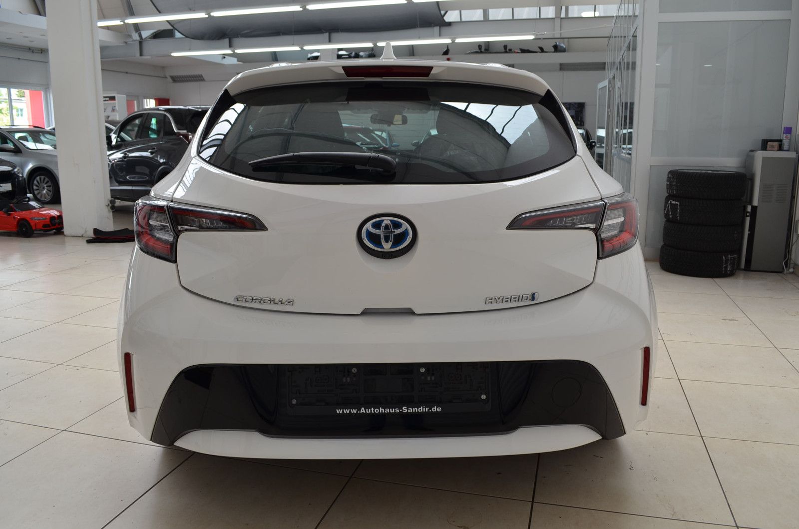 Toyota Corolla Hybrid 1.8 Comfort - Samsaru's Car Outlet