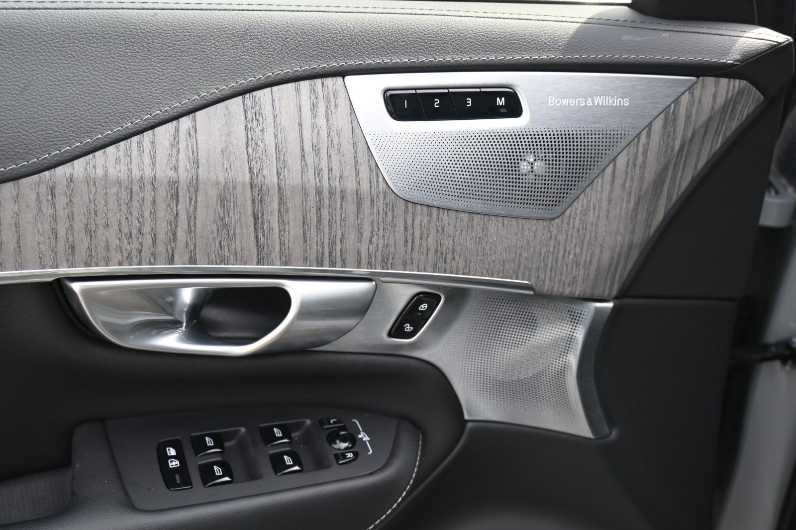 Volvo XC90 B5 D AWD Ultimate Bright*STHZ*LUFT*360°*AHK