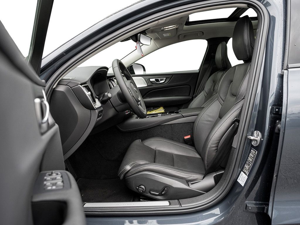 Volvo S60 T8 Ultimate Dark Recharge AWD PANO ACC HUD