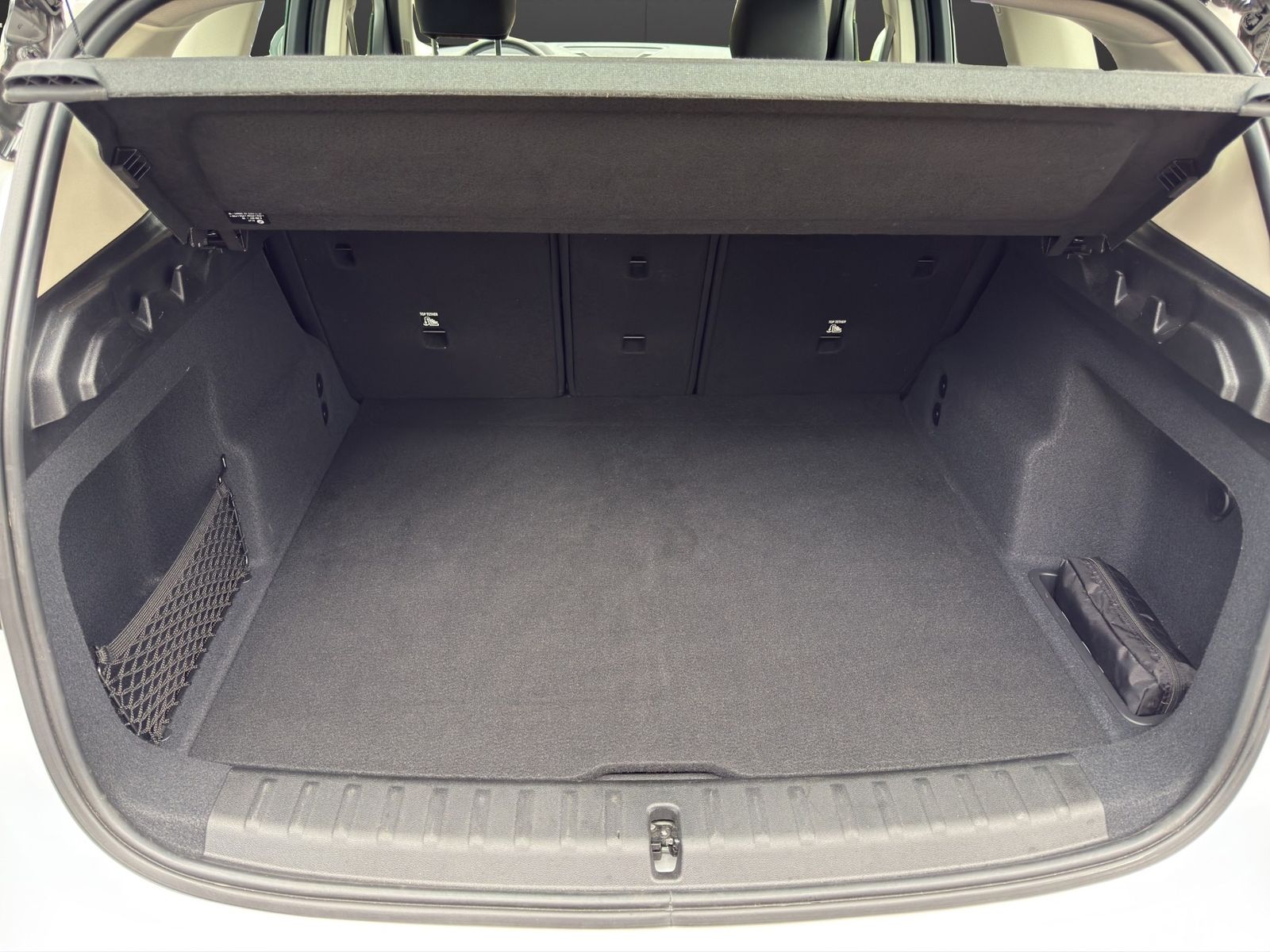 BMW X1 xDrive23i - Samsaru's Car Outlet