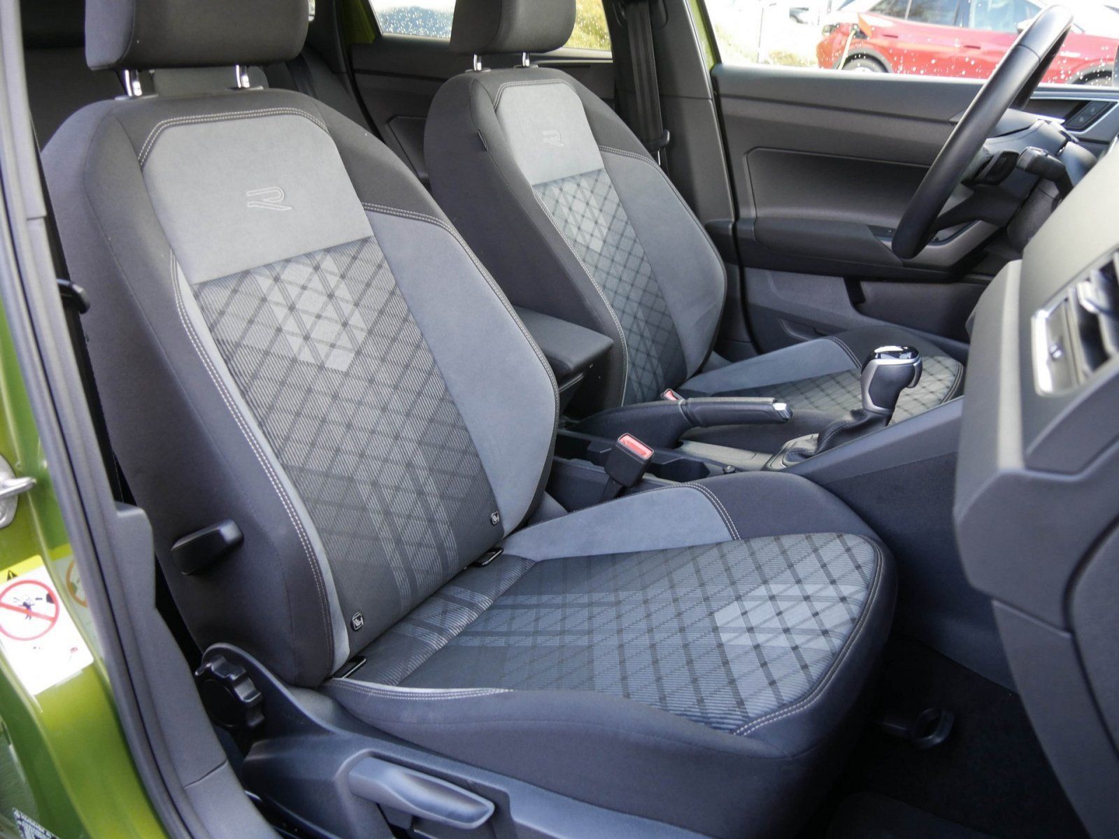 Volkswagen Taigo 1.5 TSI R-Line Black - Samsaru's Car Outlet