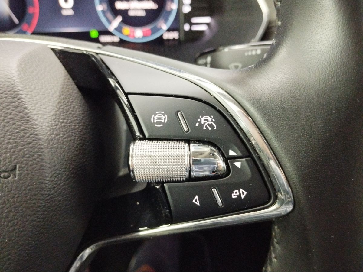 Skoda Octavia Combi 1.5 TSI Style - Samsaru's Car Outlet