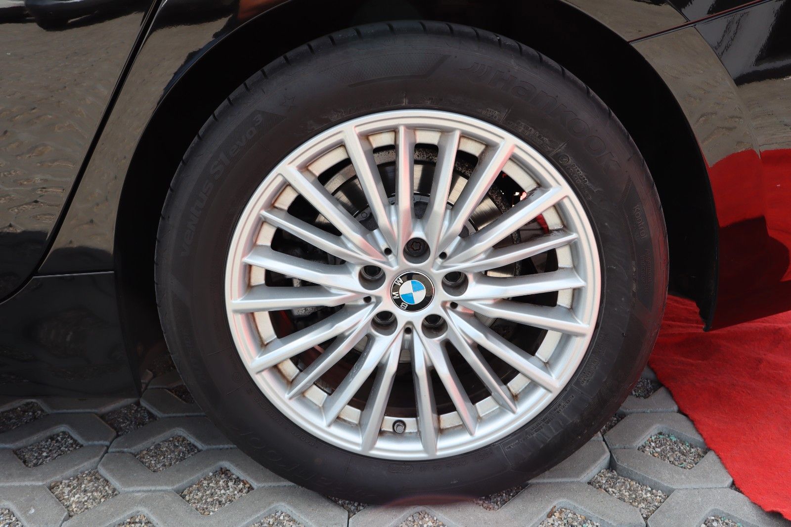 BMW 320 d Luxury Line - Samsaru's Car Outlet