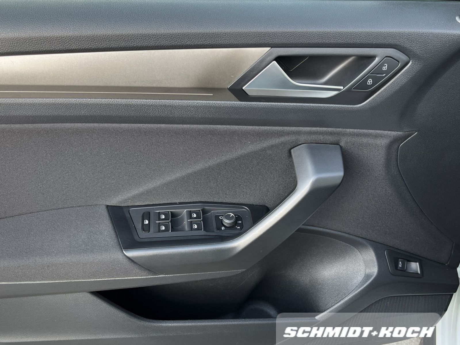 Volkswagen T-Roc 1.0 TSI Style - Samsaru's Car Outlet