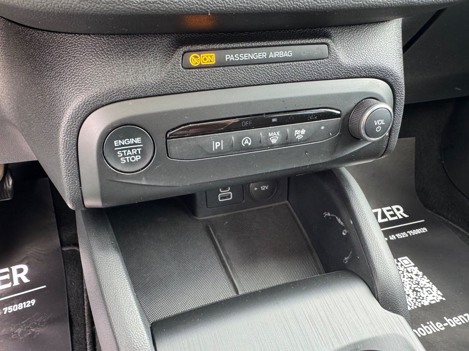 Ford Focus Turnier Titanium/PANO/AHK/R-Cam/CarPlay/1H