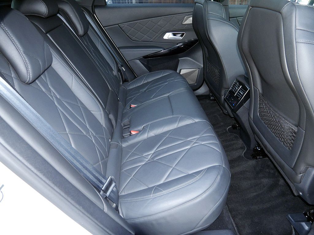 DS Automobiles DS 7 Crossback E-Tense La Premiere 4x4 LED PANO