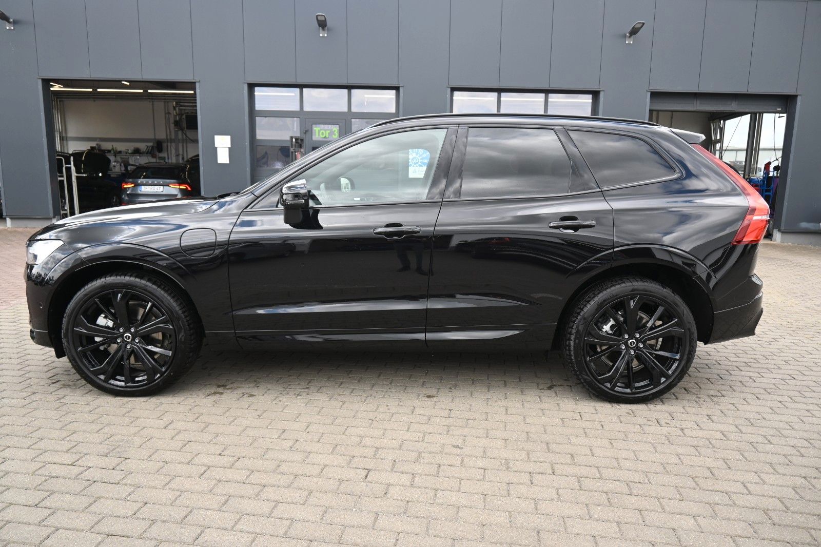 Volvo XC60 T6 RC AWD Plus Black Edition*360°*ACC*AHK