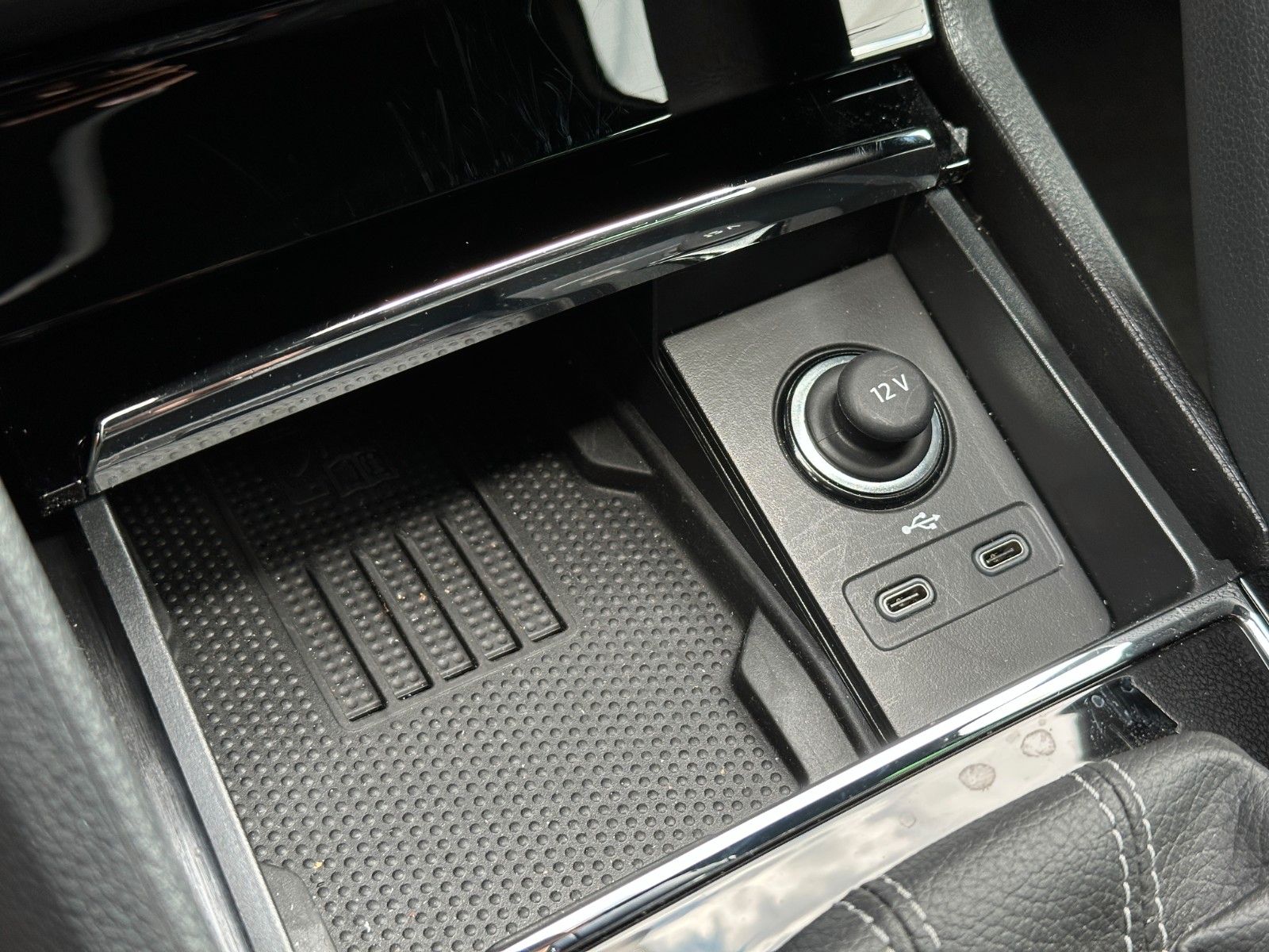 Skoda 150PS DSG Sportline NAVI ACC KAMERA eHK LM19"AHK