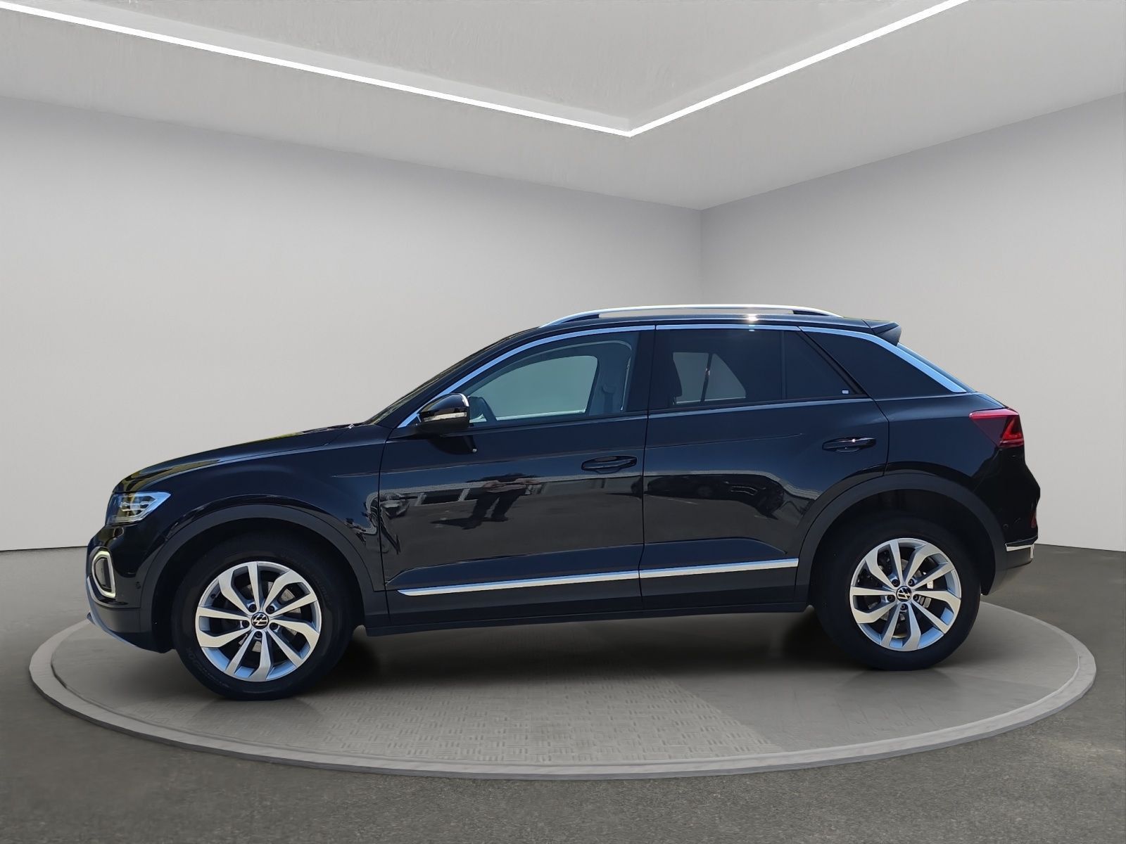 Volkswagen T-Roc 2.0 TDI Style - Samsaru's Car Outlet