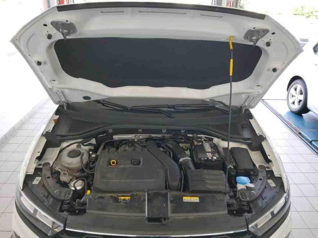 Volkswagen T-Roc 1.5 TSI R-Line - Samsaru's Car Outlet