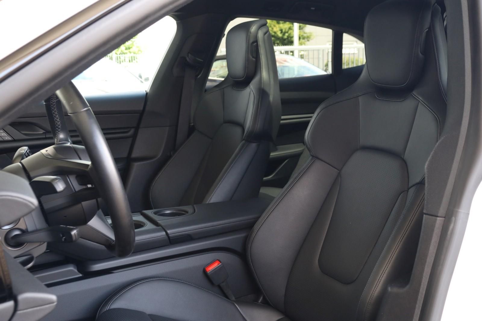 Porsche Taycan 4S Plus Sport Turismo +PANO+18-WEGE+BOSE+