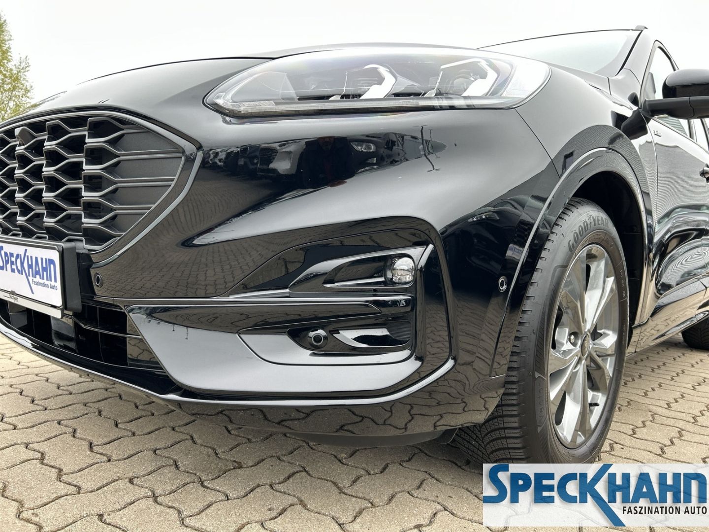 Ford Kuga ST-Line 2.0 EcoBlue AT - Samsaru's Car Outlet