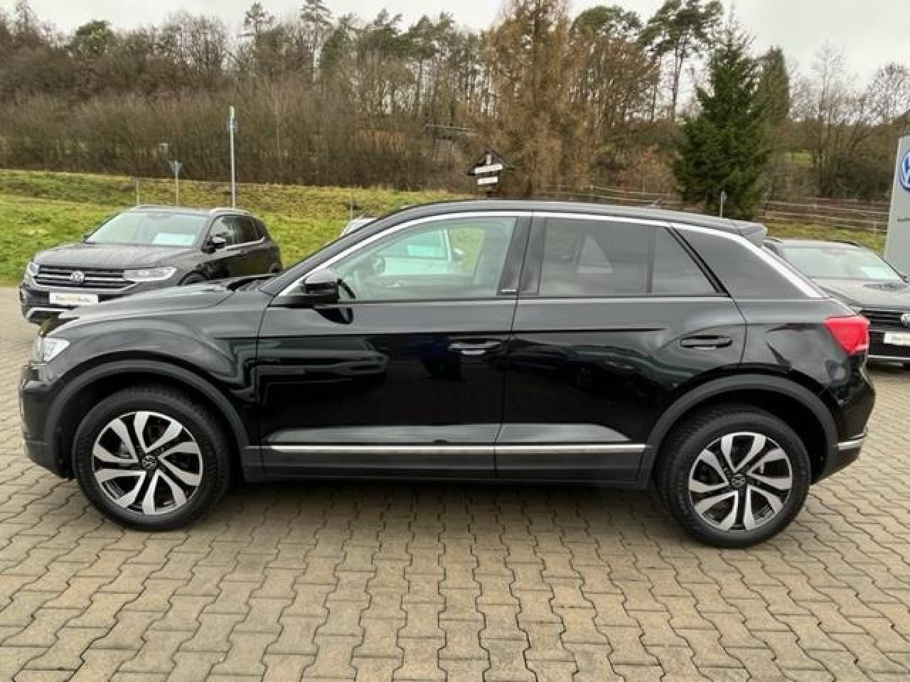 Volkswagen T-Roc Active 1.5 TSI - Samsaru's Car Outlet