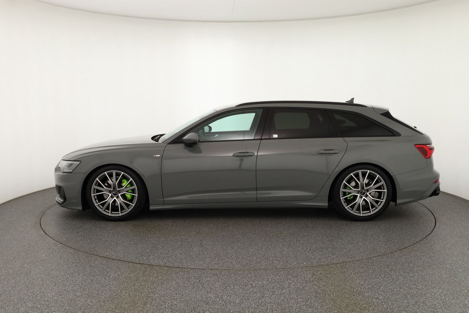Audi A6 Avant 45 TFSI S-line - Samsaru's Car Outlet