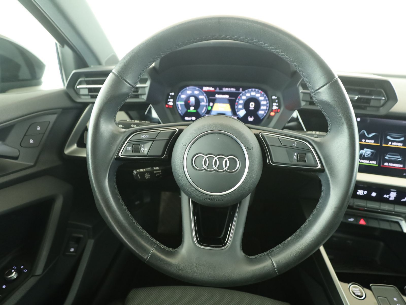Audi A3 Sportback 40 TFSIe *HYBRID*AHK*LED*PDC*MMI-Pl