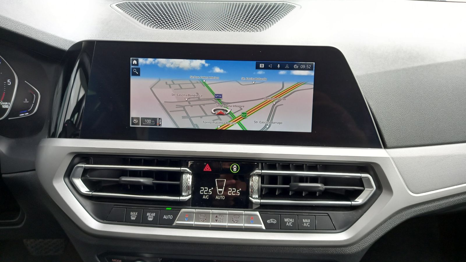 BMW 320 320d xDrive Touring Business Advanta - Samsaru's Car Outlet
