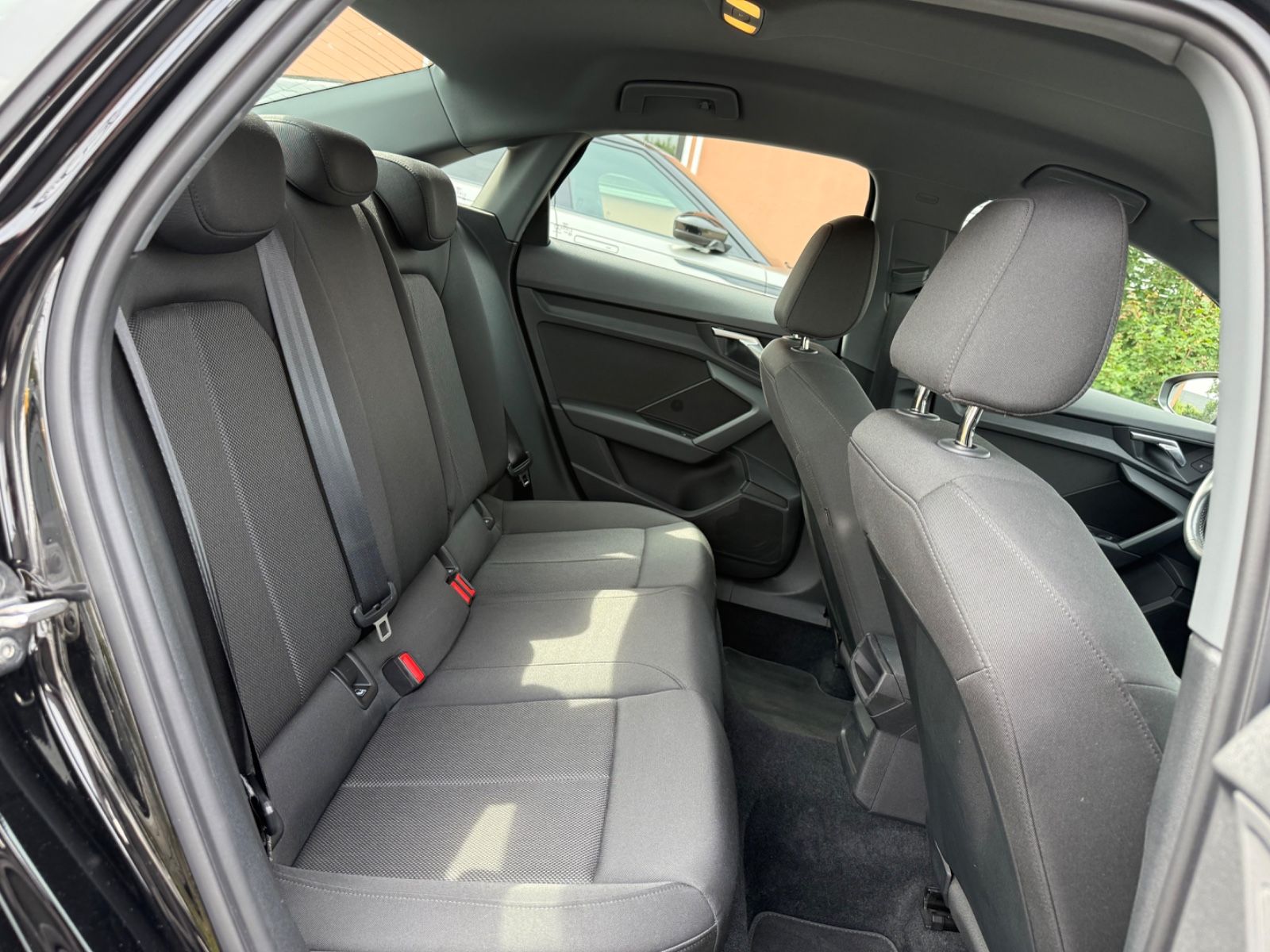 Audi A3 Limousine 30 TDI basis - Samsaru's Car Outlet