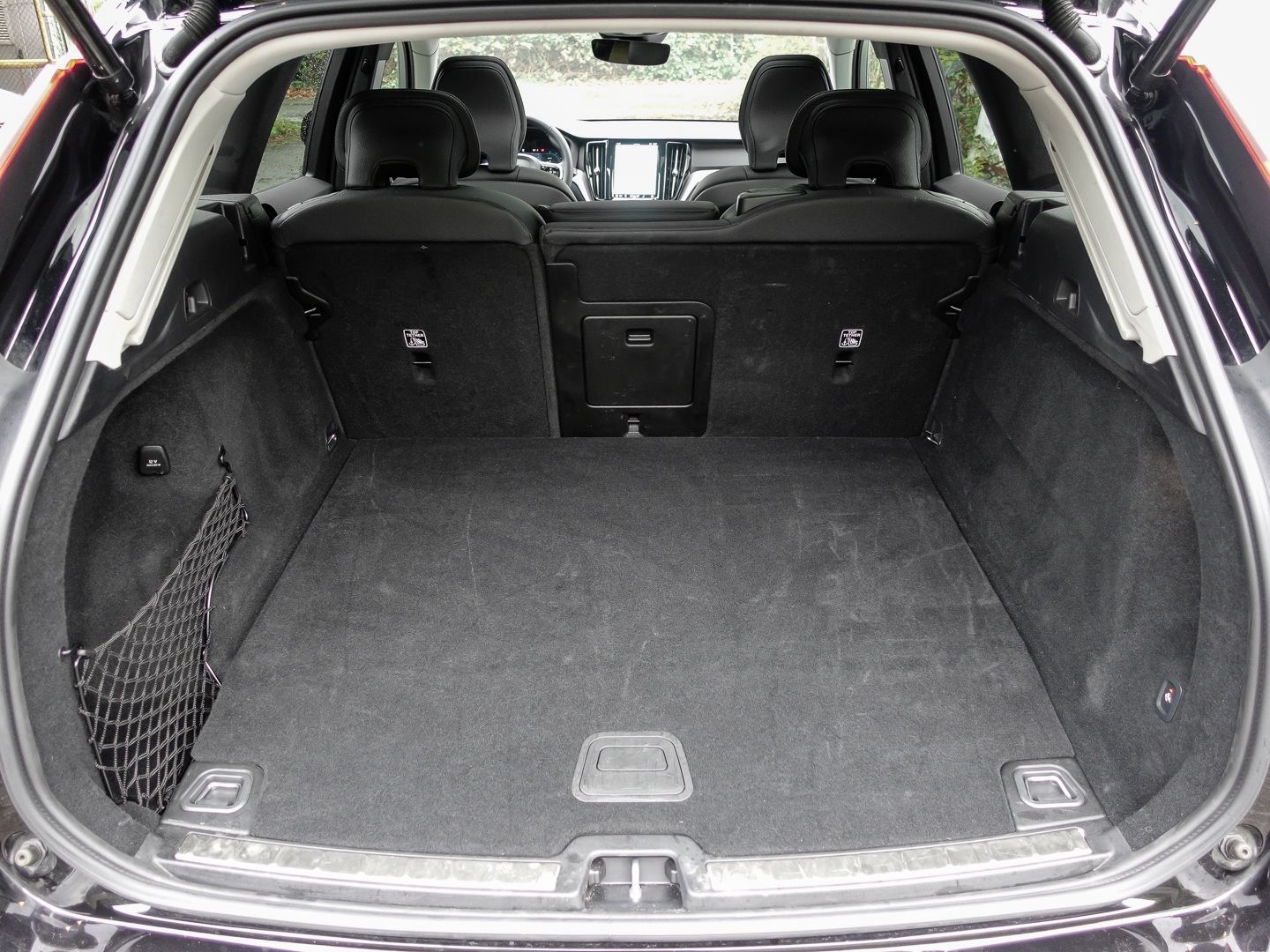 Volvo XC60 Plus Dark Recharge Plug-In Hybrid AWD T6 Tw