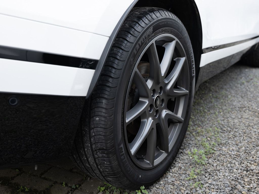 Range Rover Velar P400e R-Dynamic - Samsaru's Car Outlet