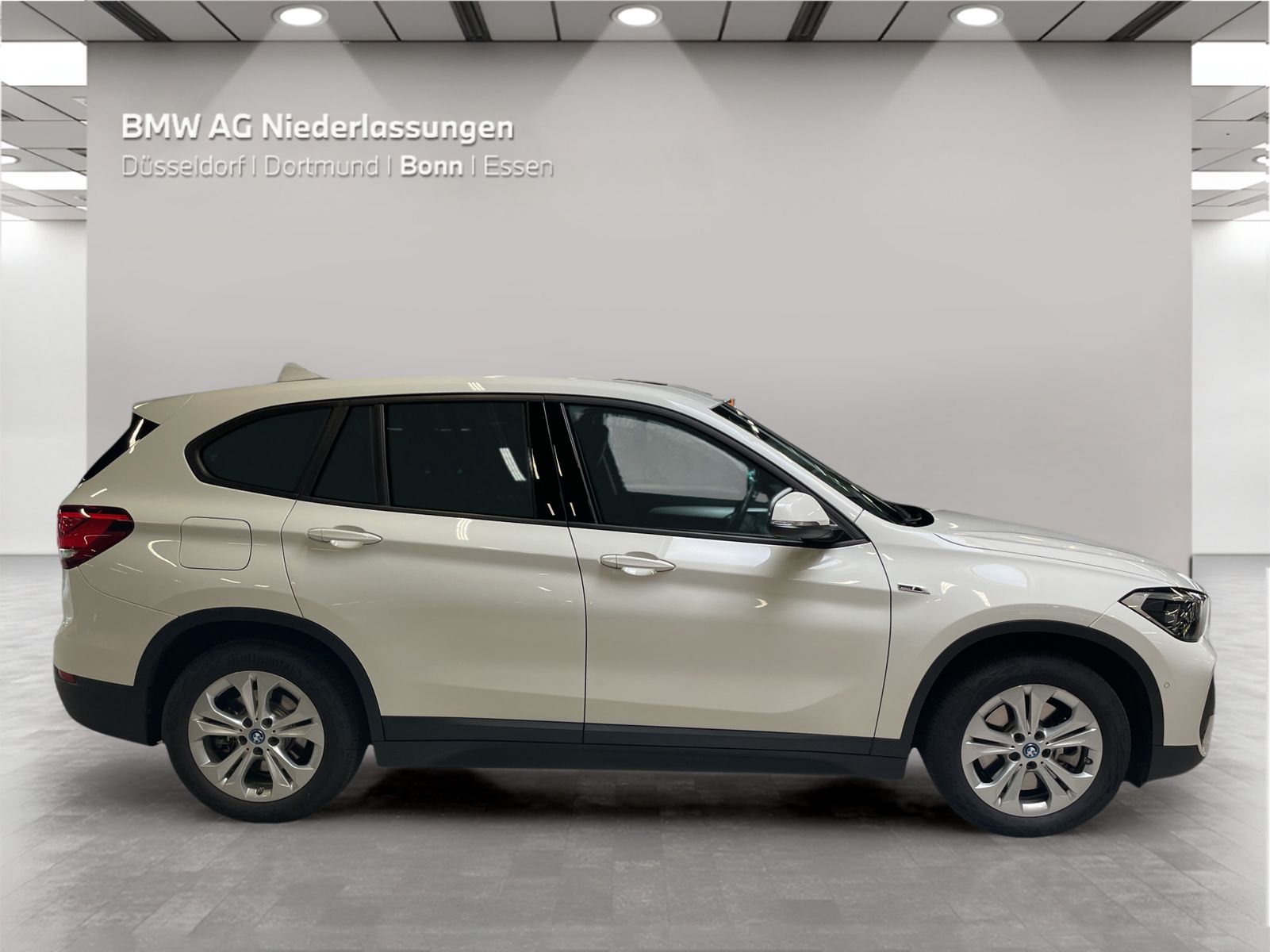 BMW X1 xDrive25e - Samsaru's Car Outlet
