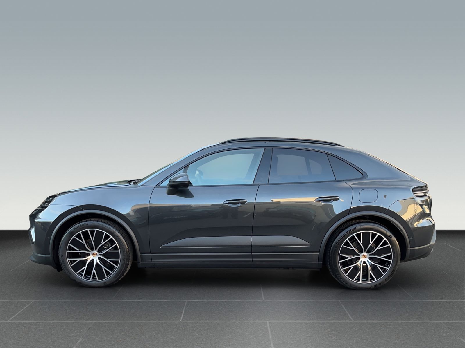 Porsche Macan 4 - Samsaru's Car Outlet