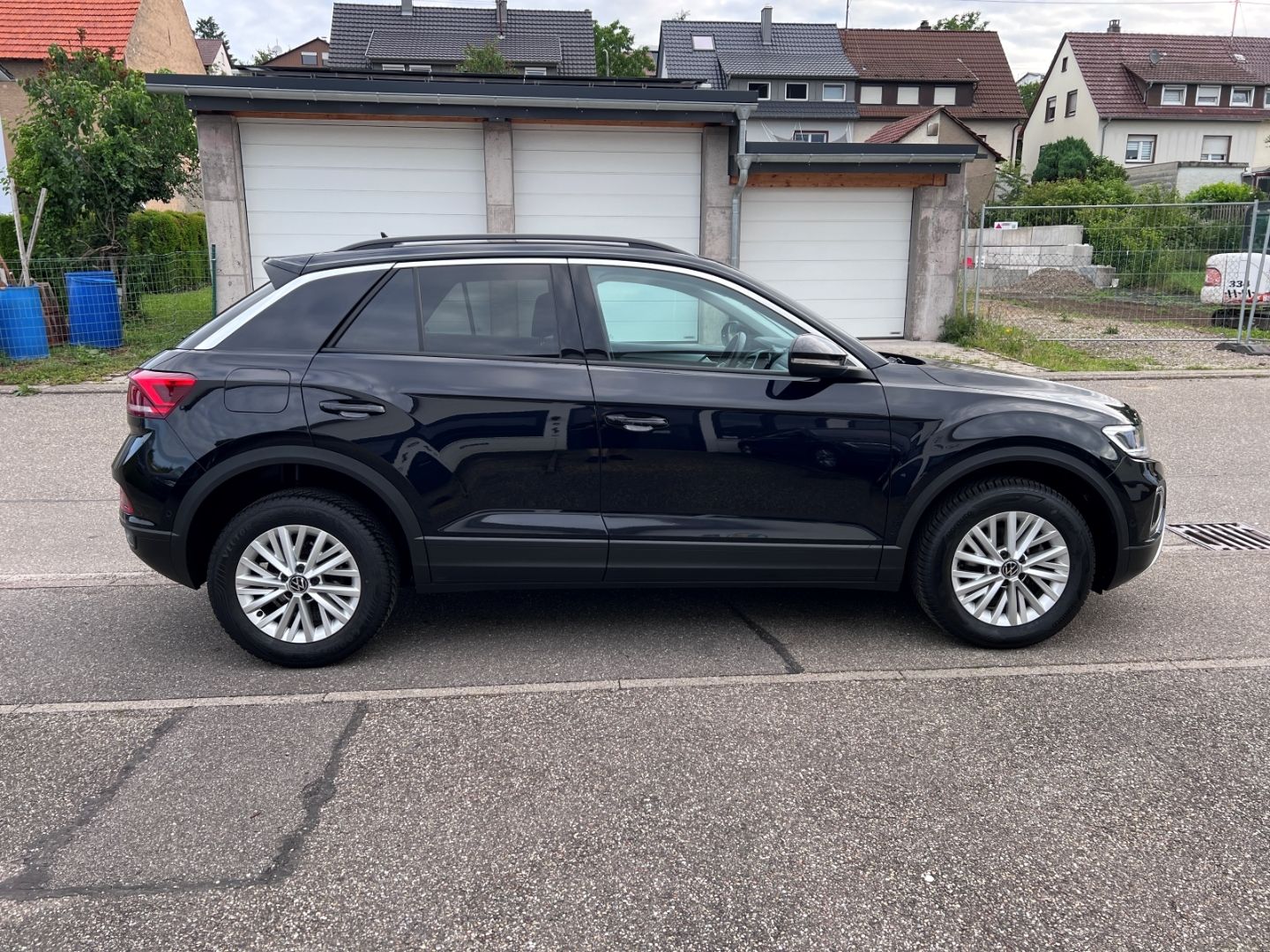 Volkswagen T-Roc 1.0TSI Life - Samsaru's Car Outlet