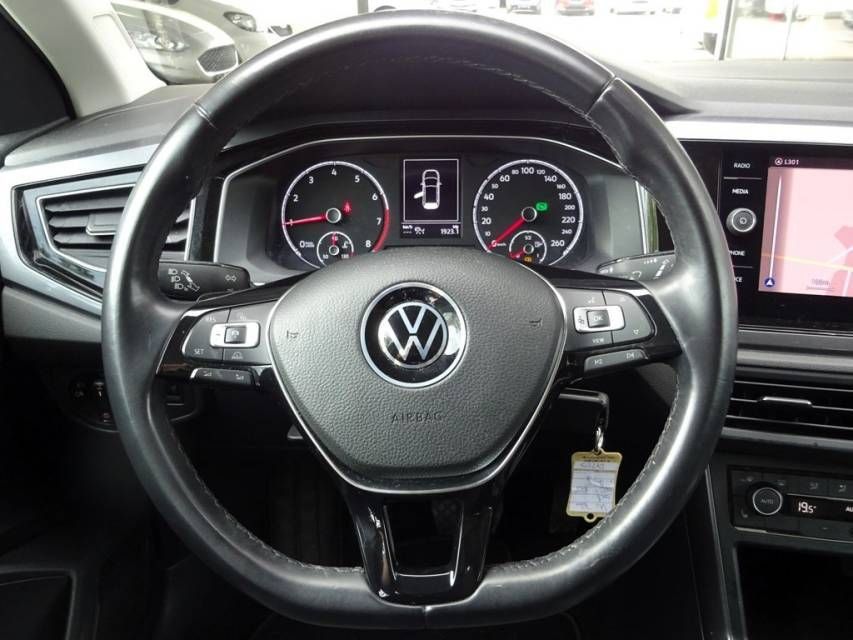 Volkswagen Polo VI 1.0 TSI Automatik Highline - Samsaru's Car Outlet