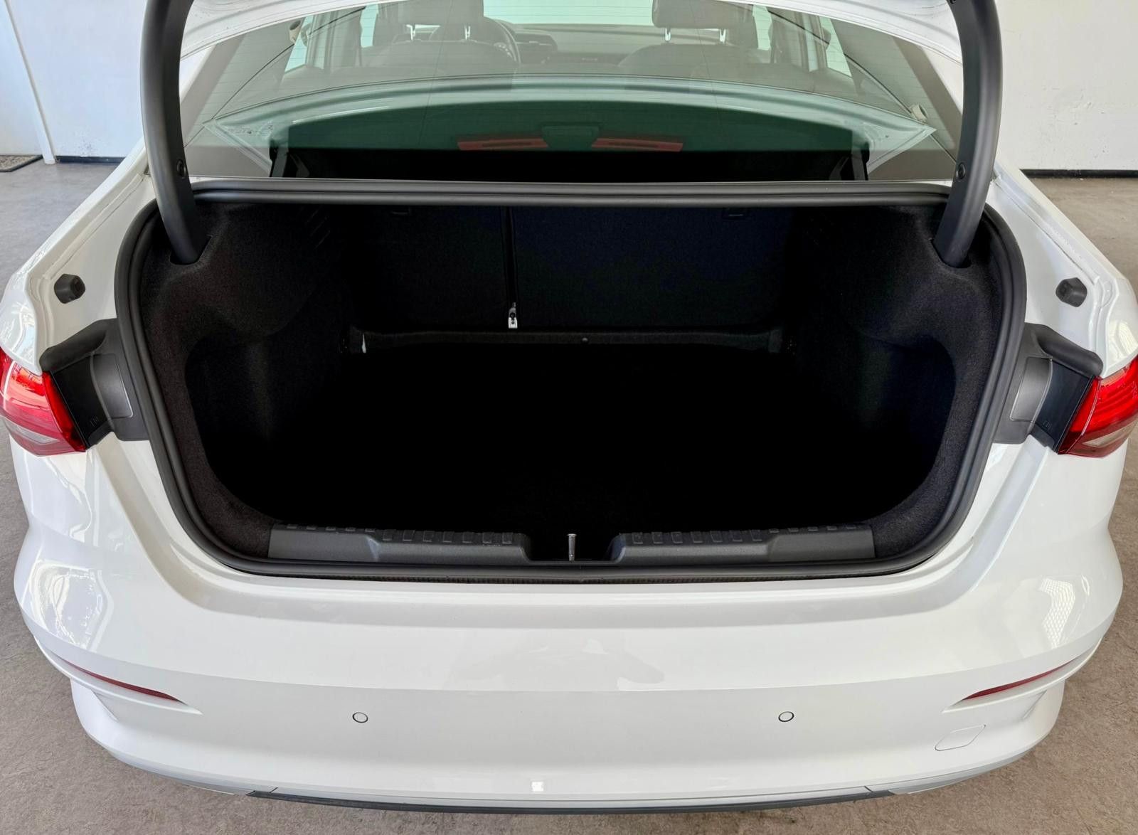 Audi A3 Limousine 30 TDI advanced - Samsaru's Car Outlet