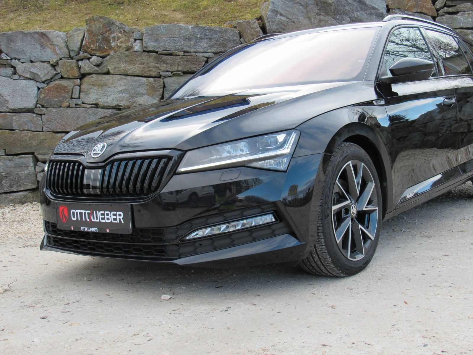 Skoda Superb 2.0 TDI DSG Sportline 4x4 BSD AHK PLA ACC
