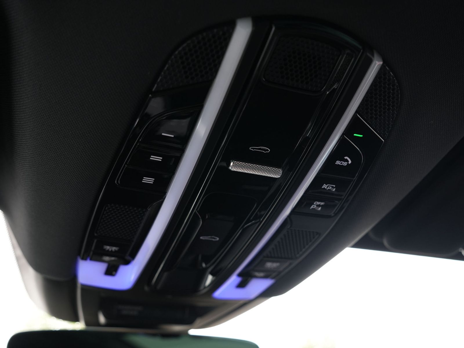 Porsche E-Hybrid MY24-INNODRIVE-ACC-LUFTF.-PANO-BOSE-RS