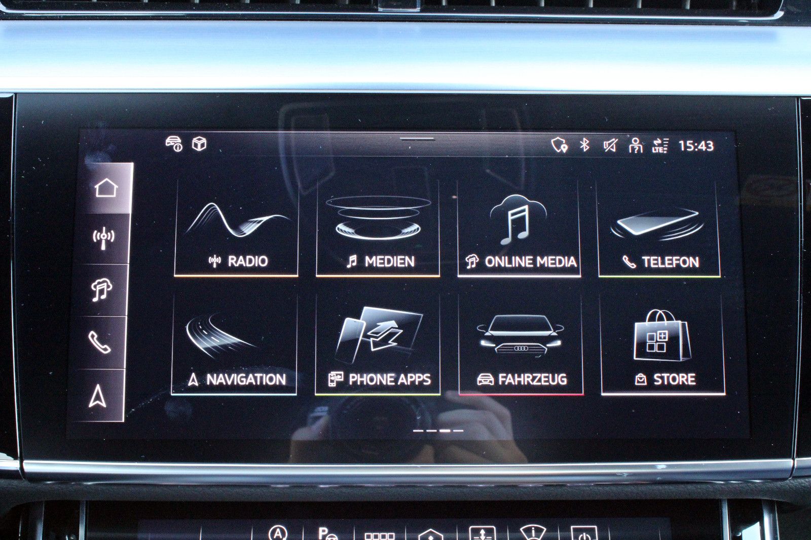 Audi A8 Lang 55TFSI S LINE BLACK - Samsaru's Car Outlet